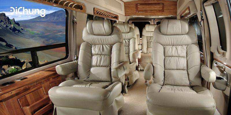Nội thất sang trọng bên trong xe limousine phục vụ tuyến Mỹ Đình đi Thái Nguyên